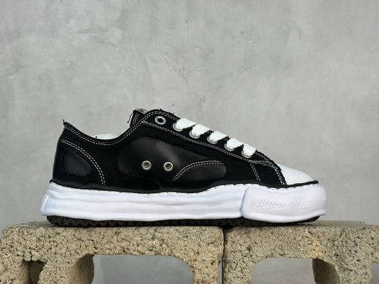 MAISON MIHARA YASUHIRO MMY PETERSON LOW DISTRESSED SNEAKERS