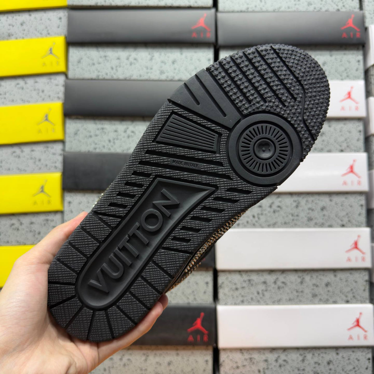 LOUIS VUITTON SKATE BLACK SNEAKERS