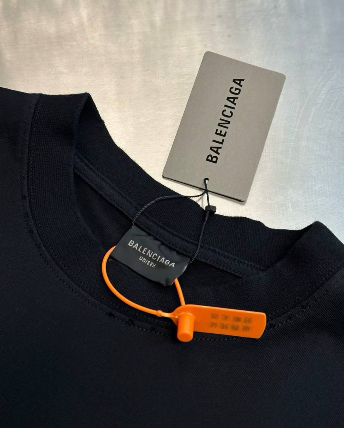BALENCIAGA T-SHIRT