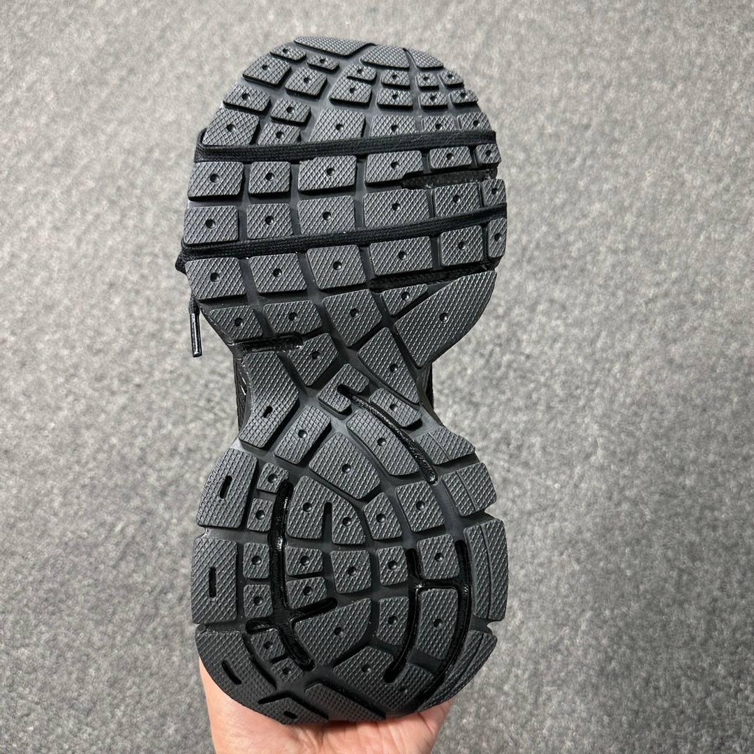 BALENCIAGA 3XL BLACK SNEAKERS
