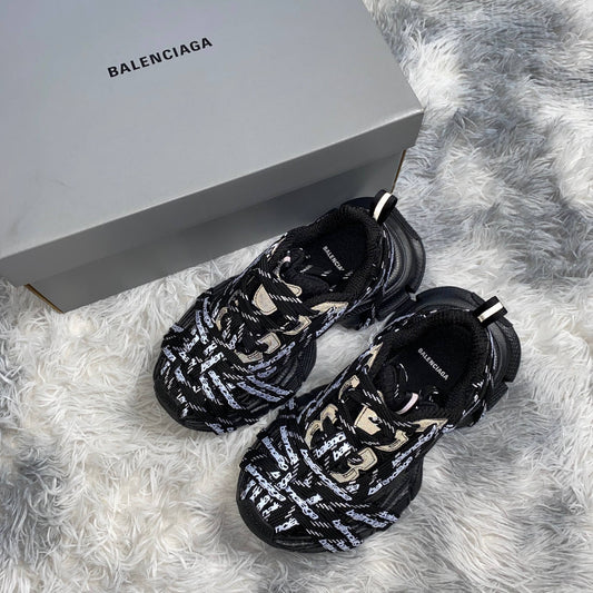 BALENCIAGA 3XL BLACK SNEAKERS