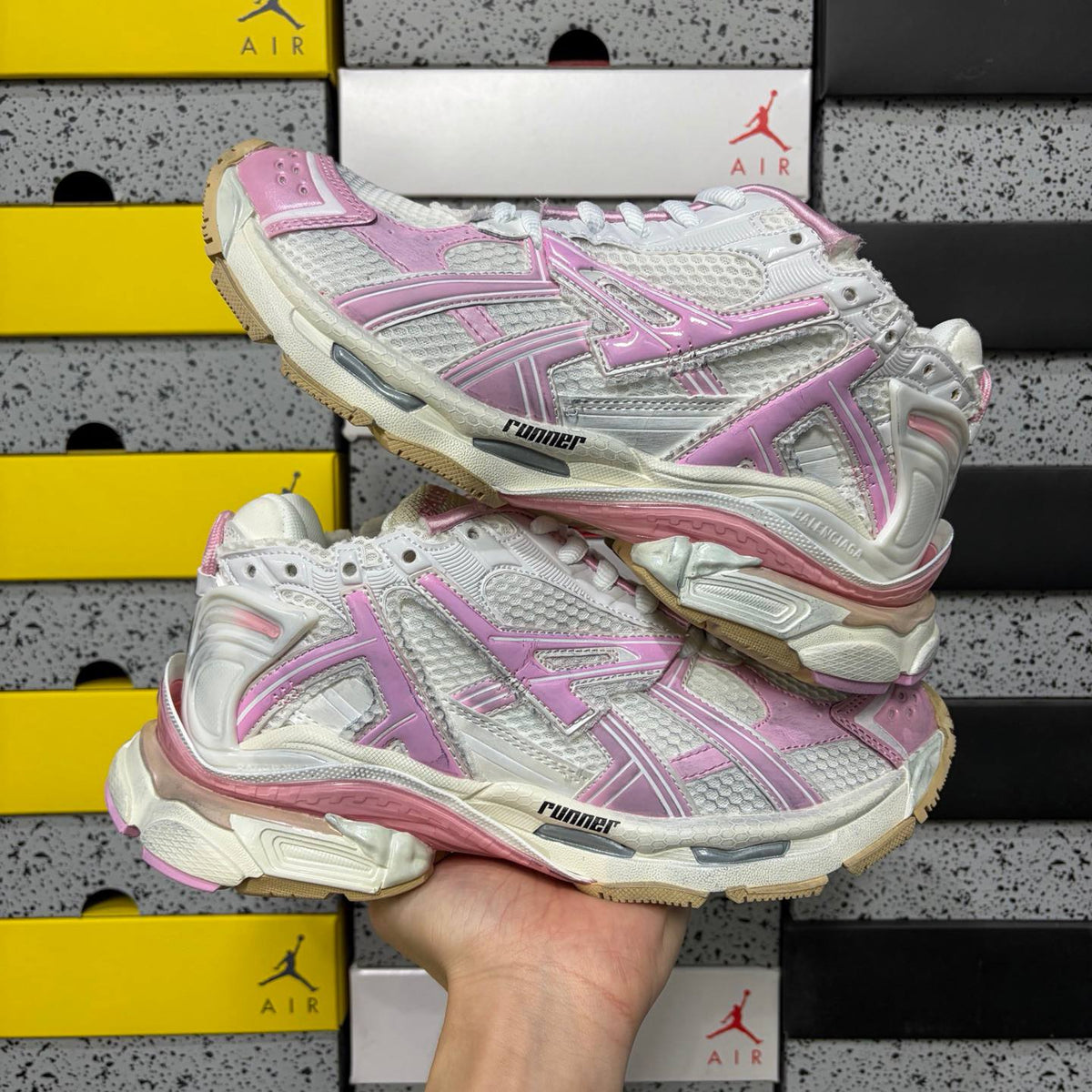 BALENCIGA RUNNER PINK SNEAKERS