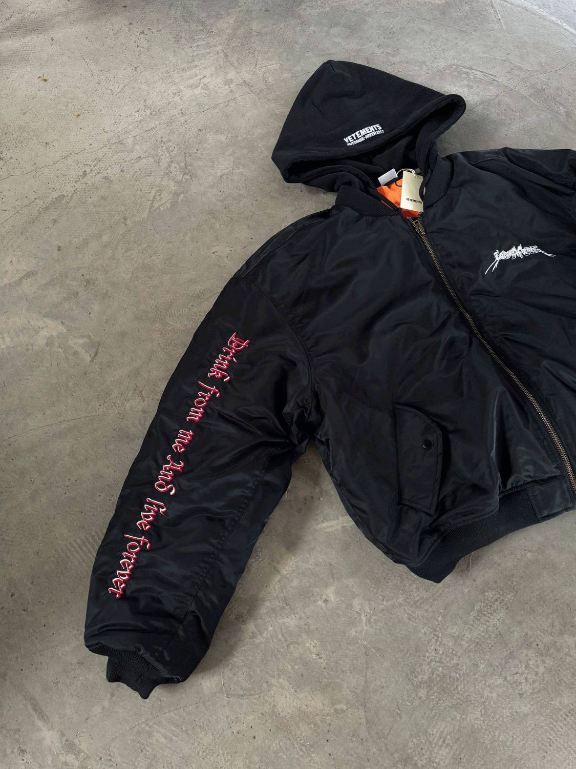 VETEMENTS CROPPED BOMBER JACKET