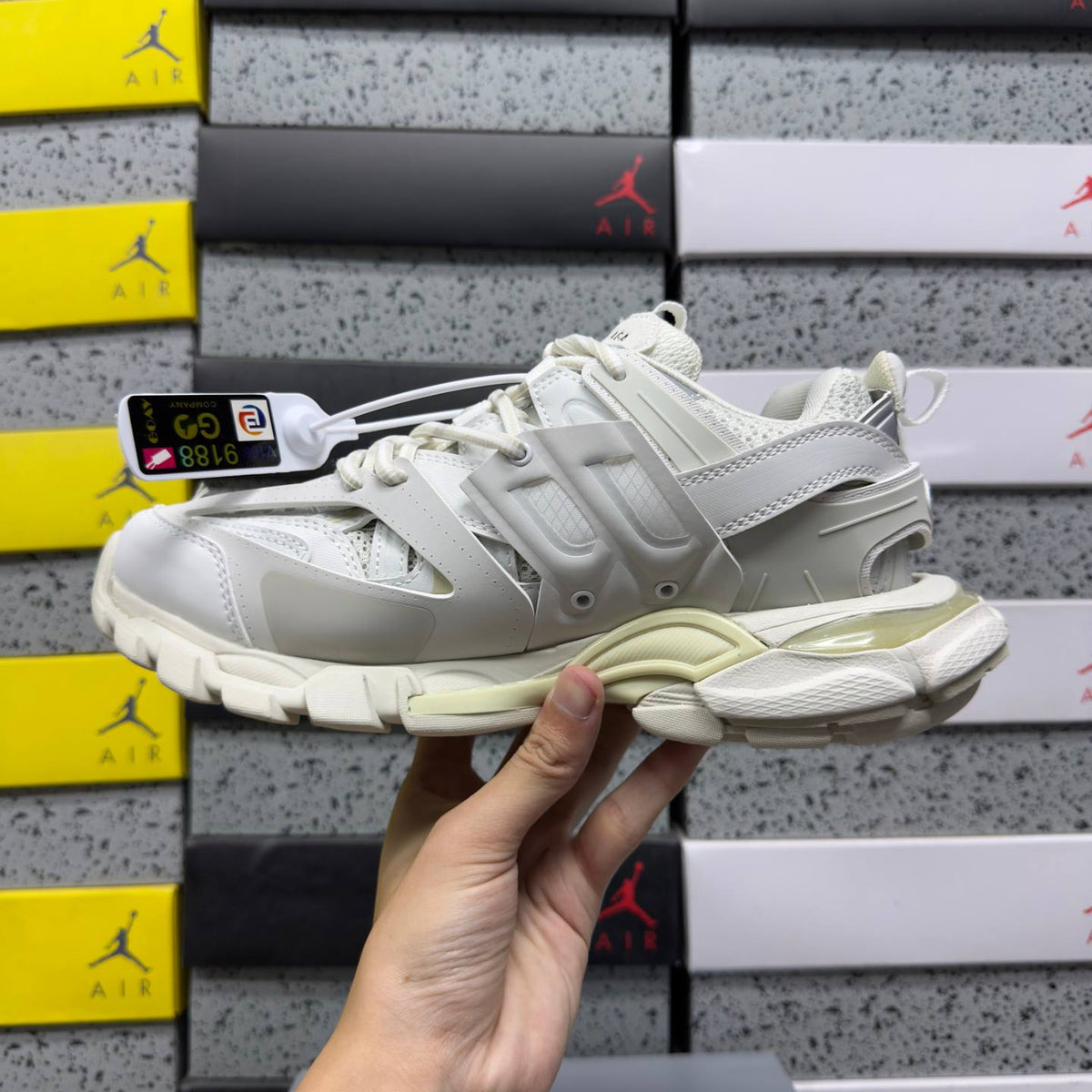 BALENCIAGA TRACK 1.0 WHITE SNEAKERS