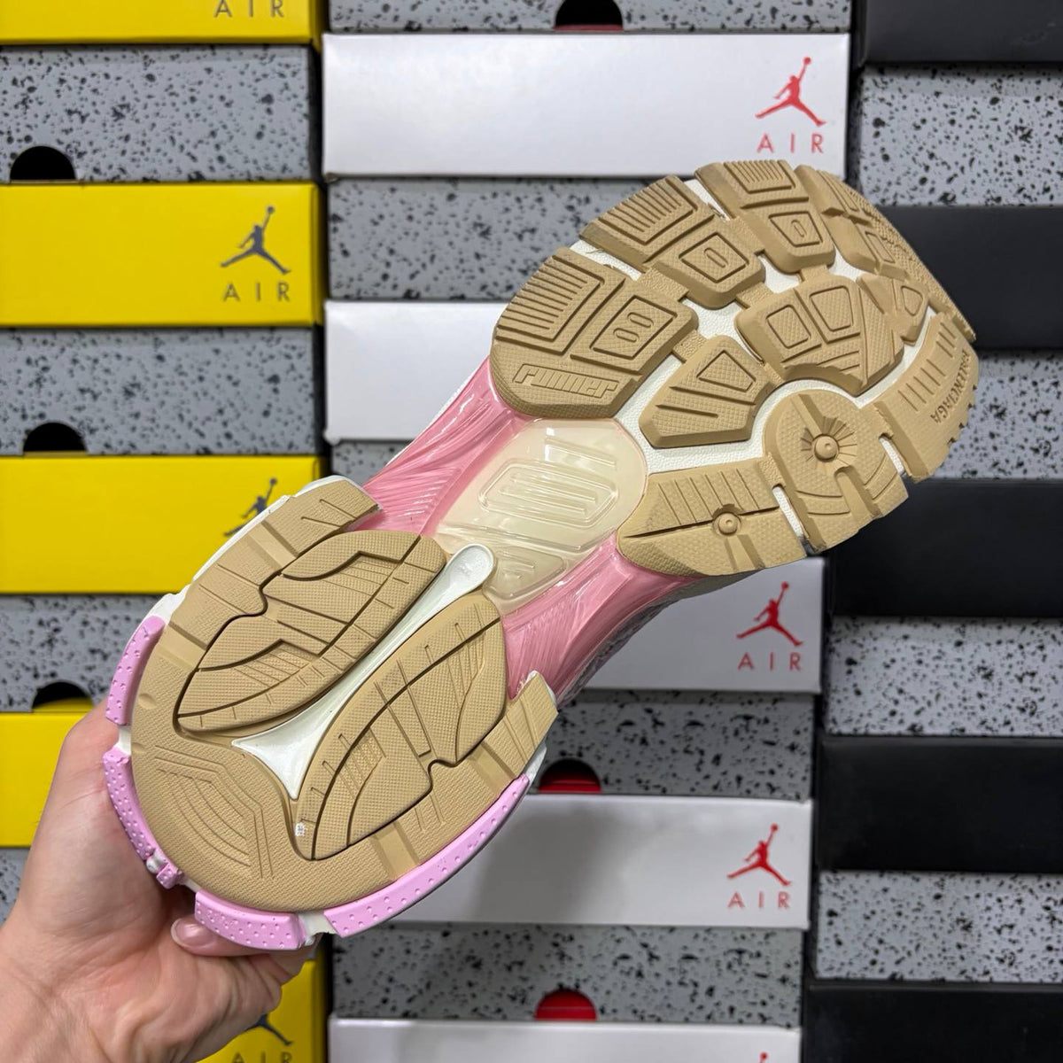 BALENCIGA RUNNER PINK SNEAKERS