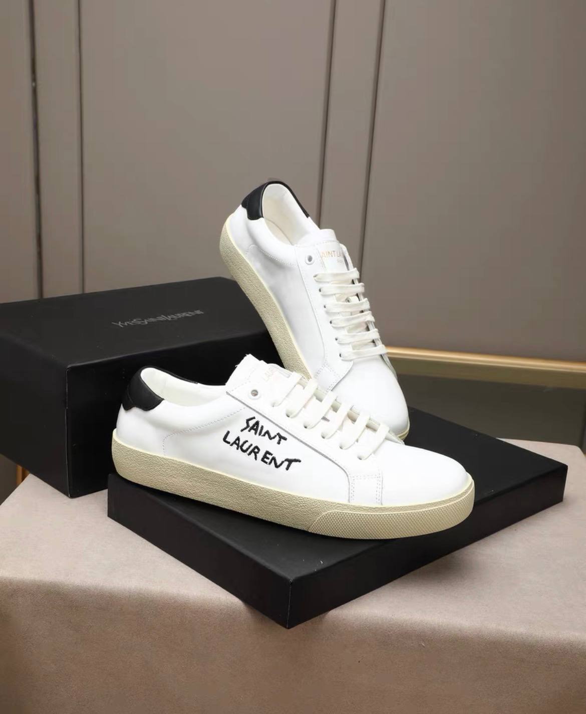 SAINT LAURENT COURT CLASSIC WHITE BLACK SHOES