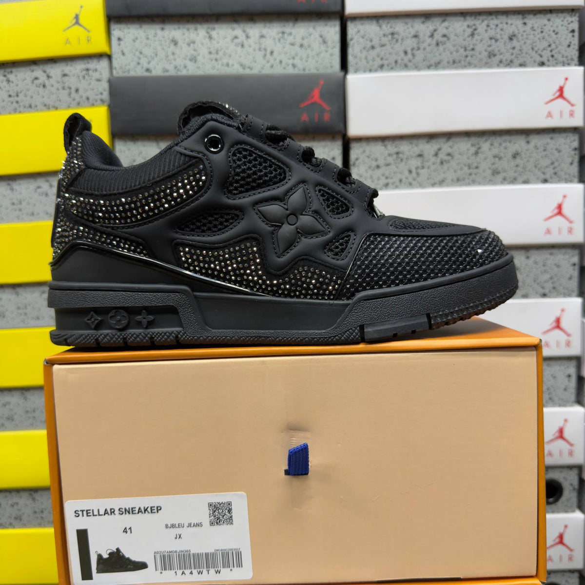 LOUIS VUITTON SKATE BLACK SNEAKERS