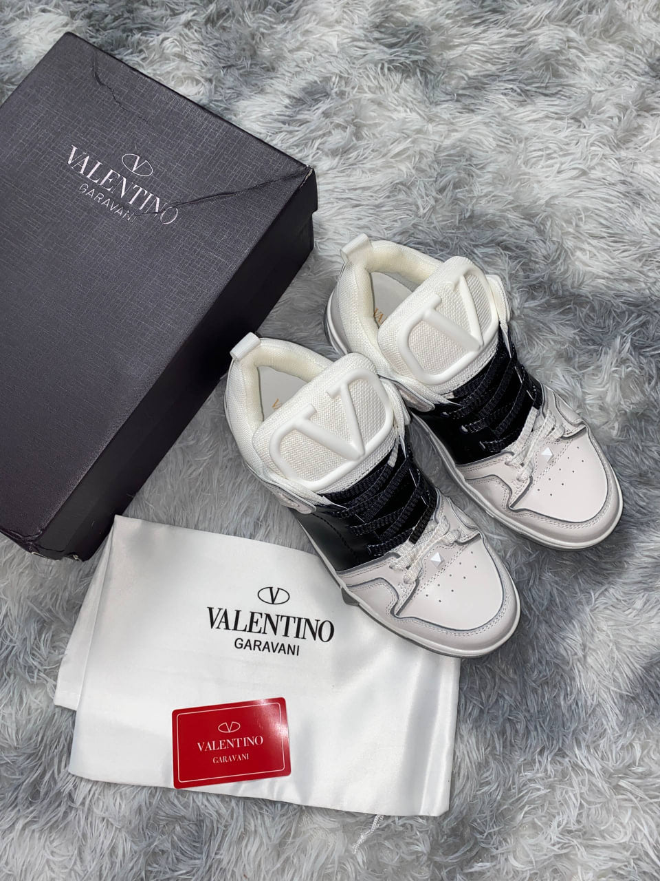 VALENTINO GARAVANI WHITE SNEAKERS