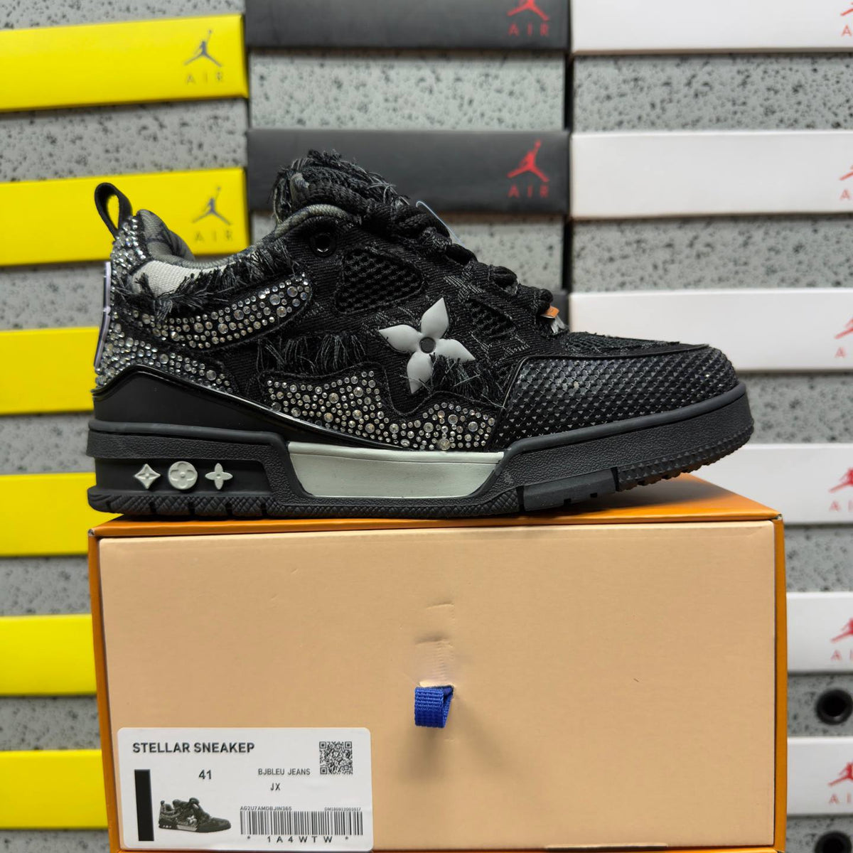 LOUIS VUITTON SKATE BLACK SNEAKERS
