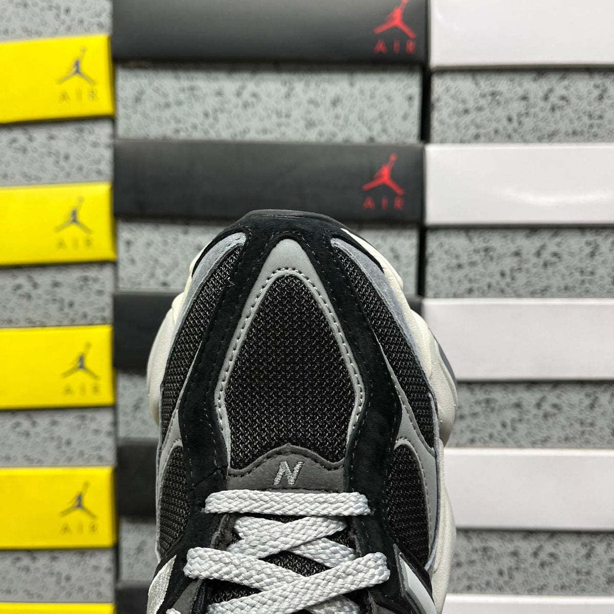NEW BALANCE 9060 BLACK GREY SNEAKERS