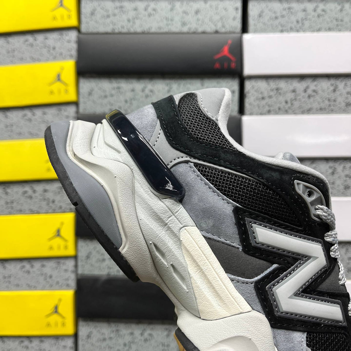 NEW BALANCE 9060 BLACK GREY SNEAKERS