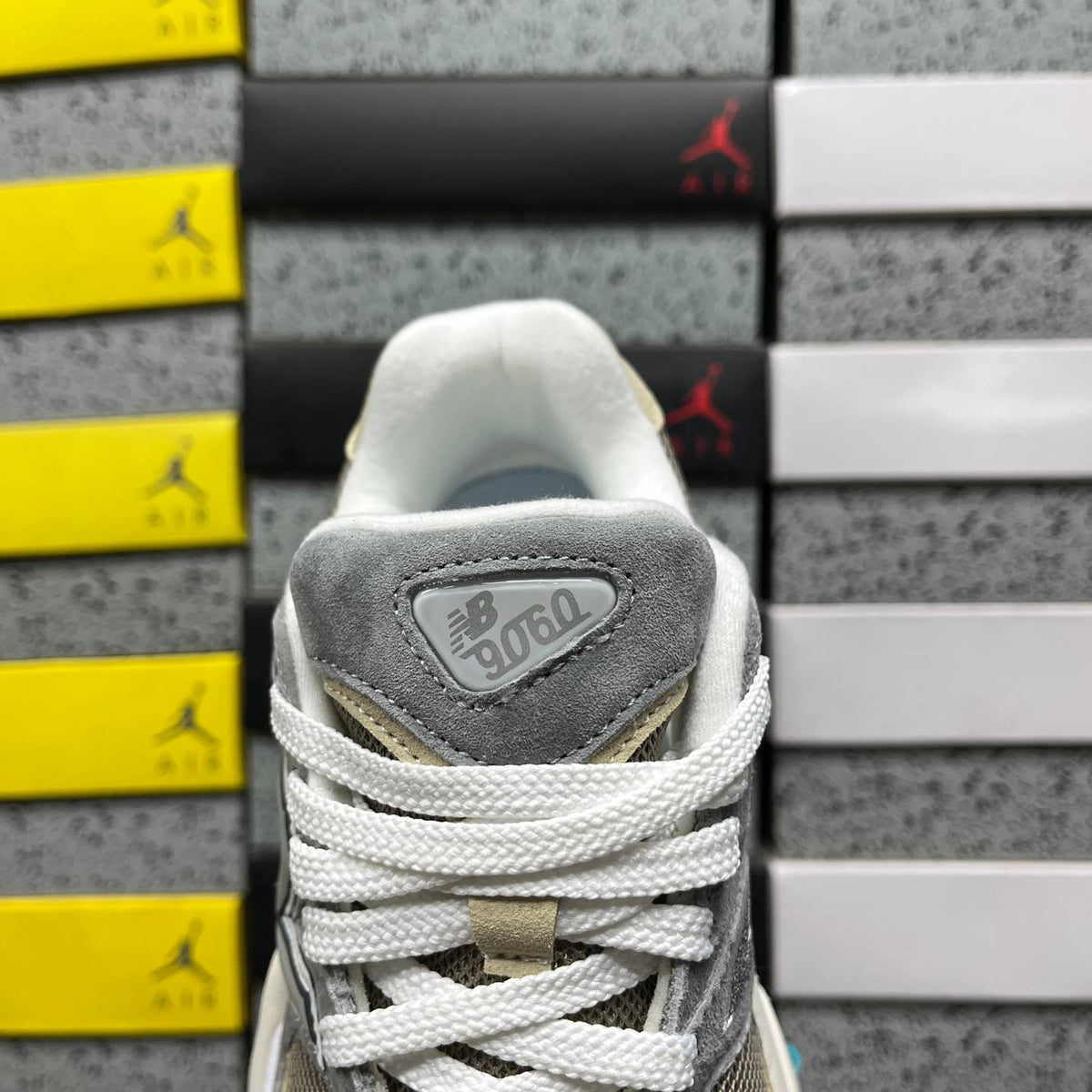 NEW BALANCE 9060 GREY BEIGE SNEAKERS