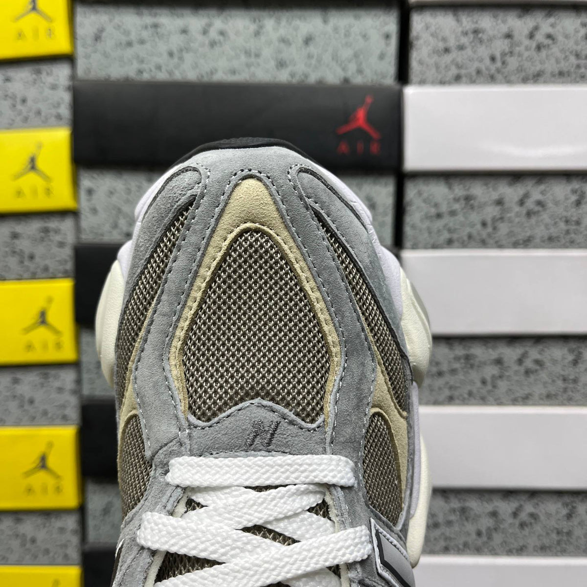 NEW BALANCE 9060 GREY BEIGE SNEAKERS
