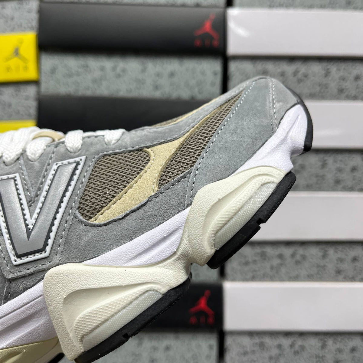 NEW BALANCE 9060 GREY BEIGE SNEAKERS