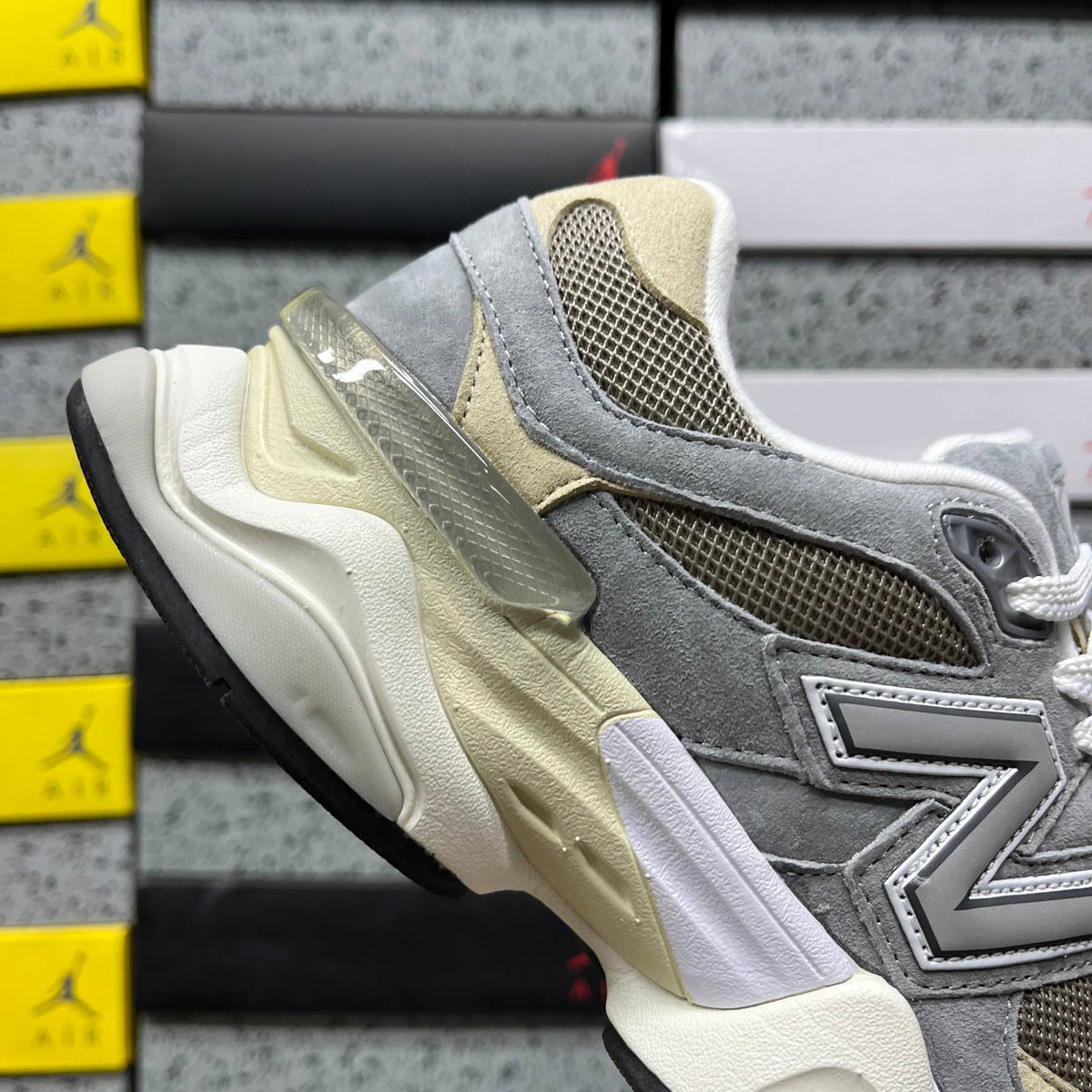 NEW BALANCE 9060 GREY BEIGE SNEAKERS