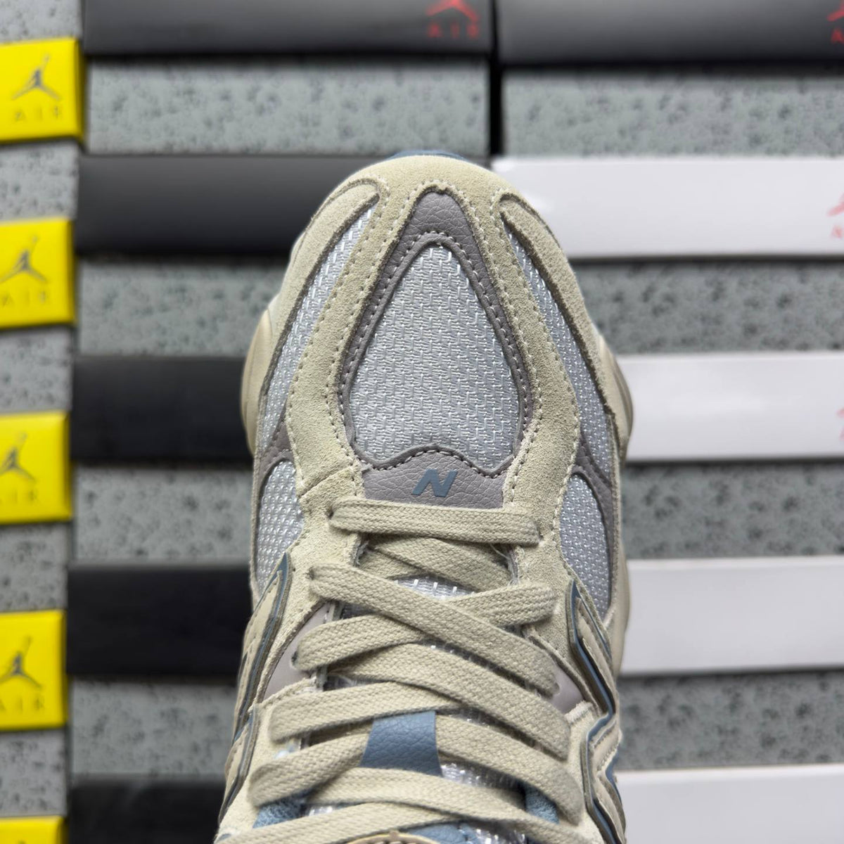 NEW BALANCE 9060 BEIGE BLUE SNEAKERS