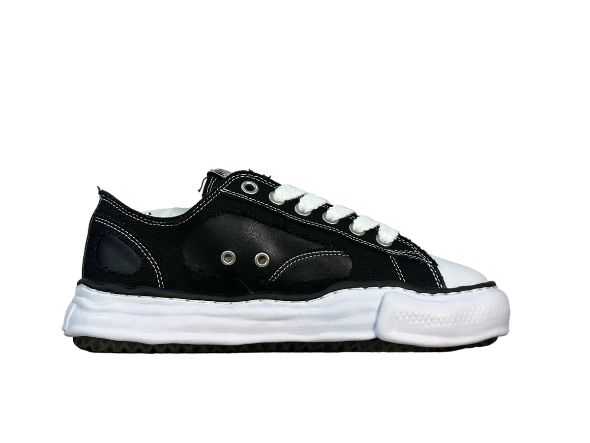 MAISON MIHARA YASUHIRO MMY PETERSON LOW DISTRESSED SNEAKERS
