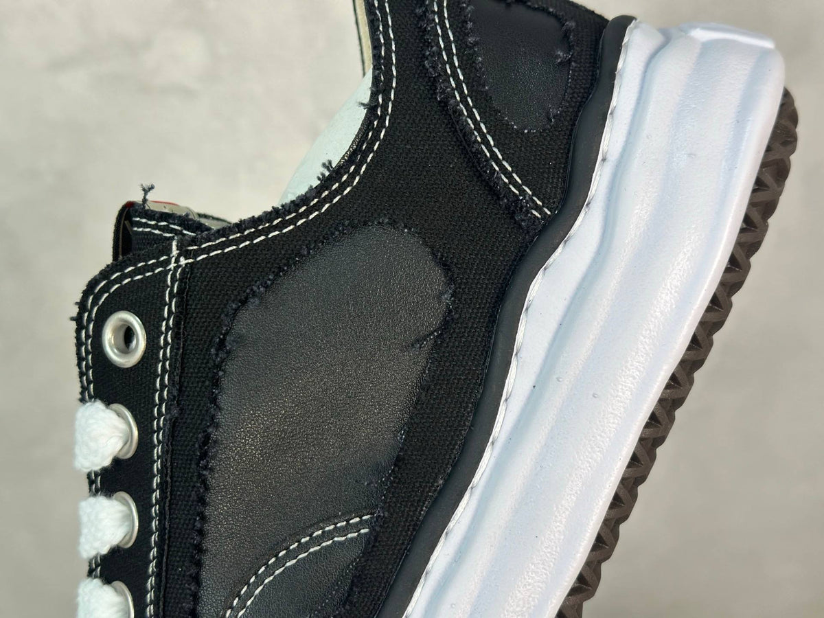 MAISON MIHARA YASUHIRO MMY PETERSON LOW DISTRESSED SNEAKERS