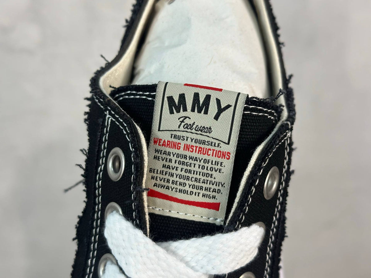 MAISON MIHARA YASUHIRO MMY PETERSON LOW DISTRESSED SNEAKERS