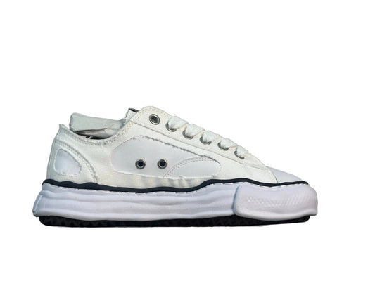 MAISON MIHARA YASUHIRO MMY PETERSON LOW DISTRESSED SNEAKERS
