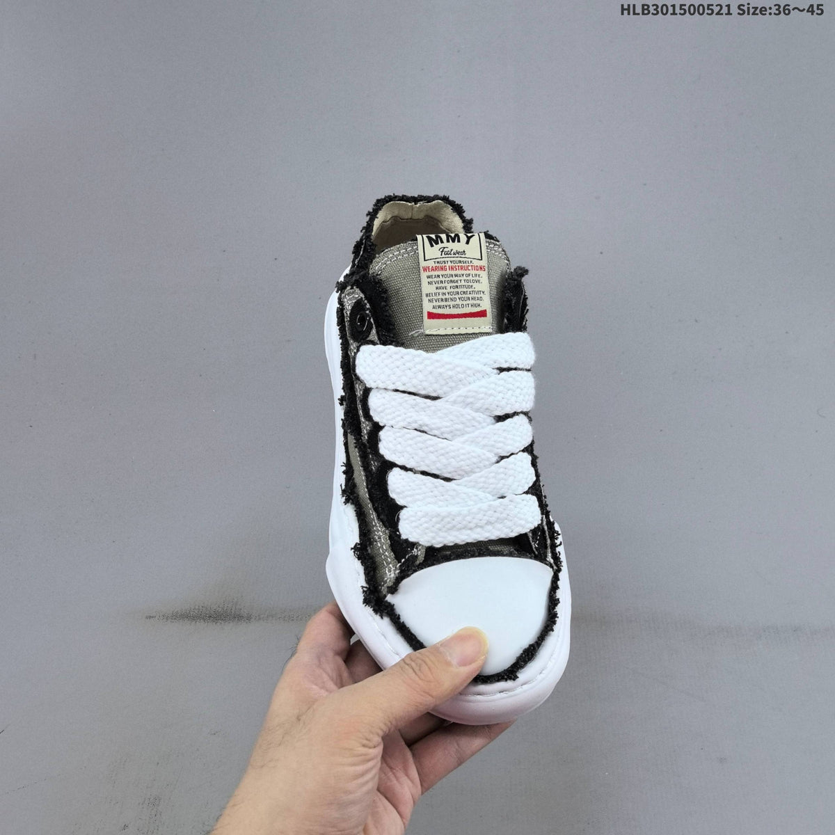 MAISON MIHARA YASUHIRO MMY PETERSON LOW CANVAS SNEAKERS