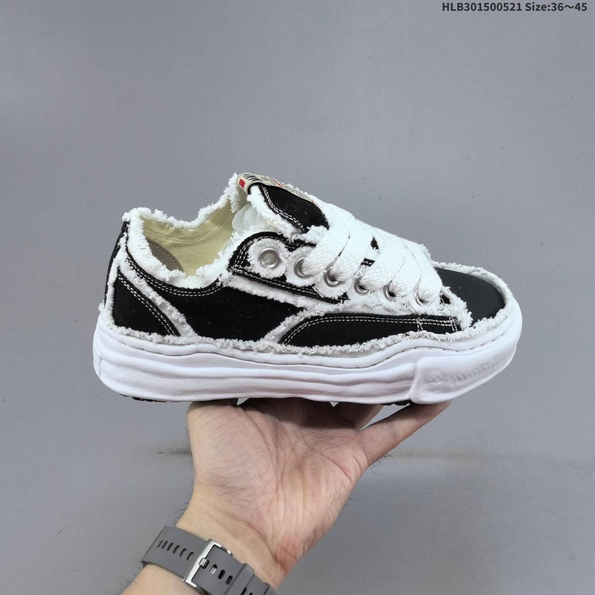 MAISON MIHARA YASUHIRO MMY PETERSON LOW DISTRESSED SNEAKERS