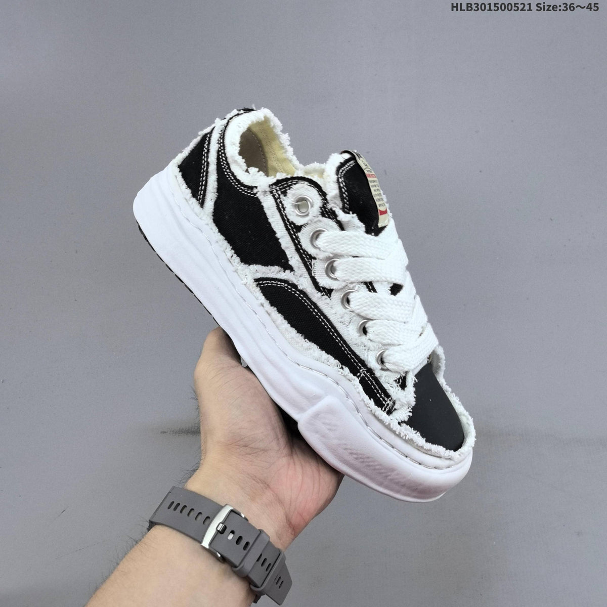 MAISON MIHARA YASUHIRO MMY PETERSON LOW DISTRESSED SNEAKERS
