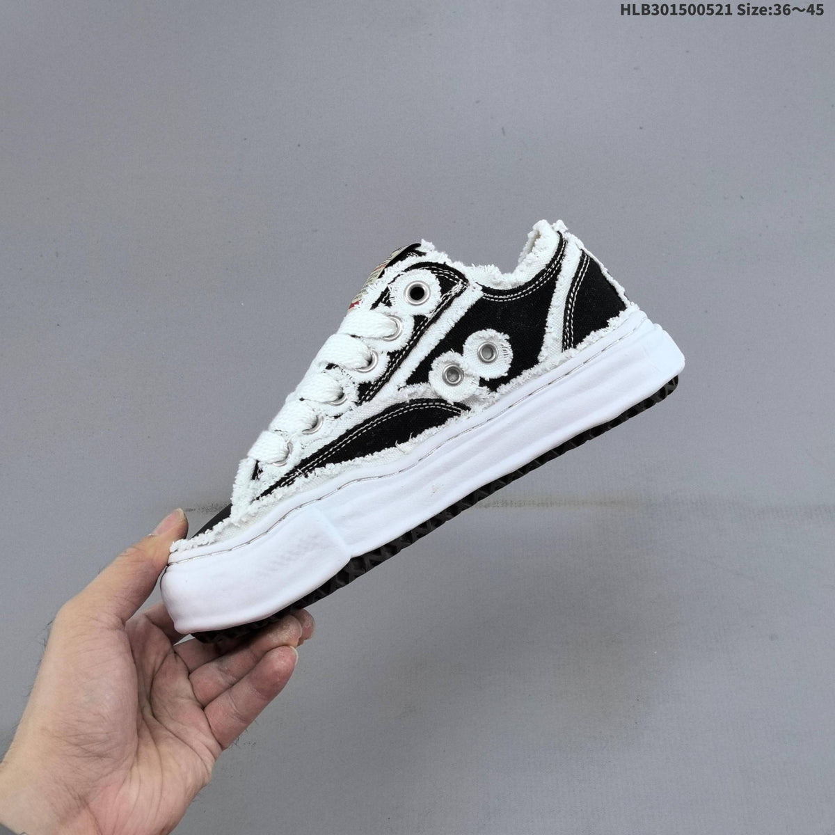 MAISON MIHARA YASUHIRO MMY PETERSON LOW DISTRESSED SNEAKERS