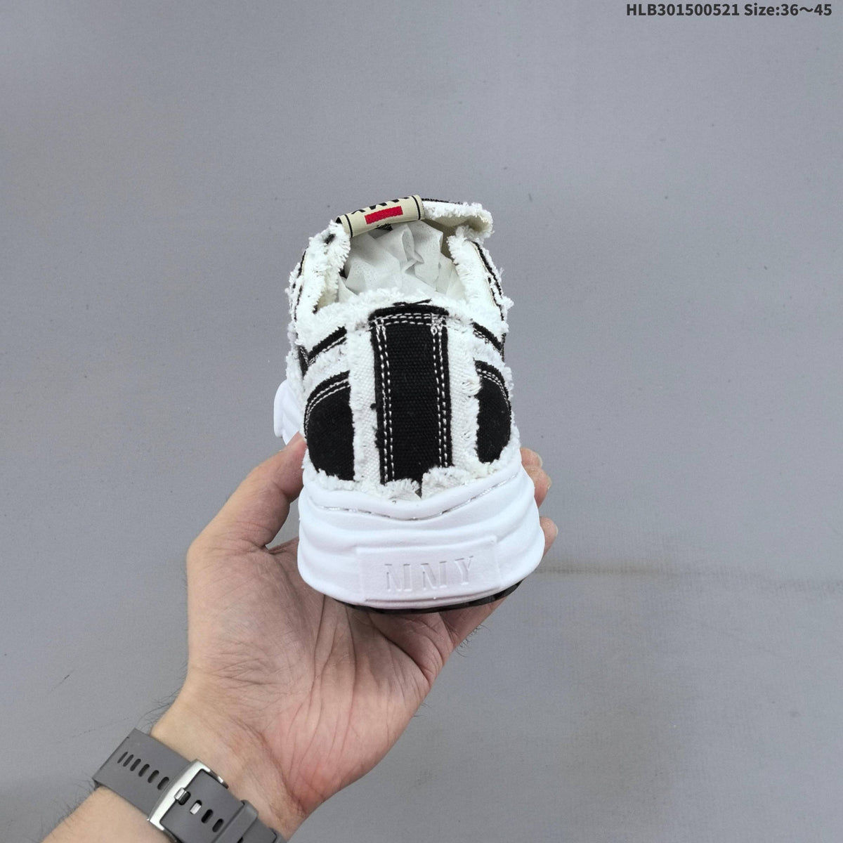 MAISON MIHARA YASUHIRO MMY PETERSON LOW DISTRESSED SNEAKERS