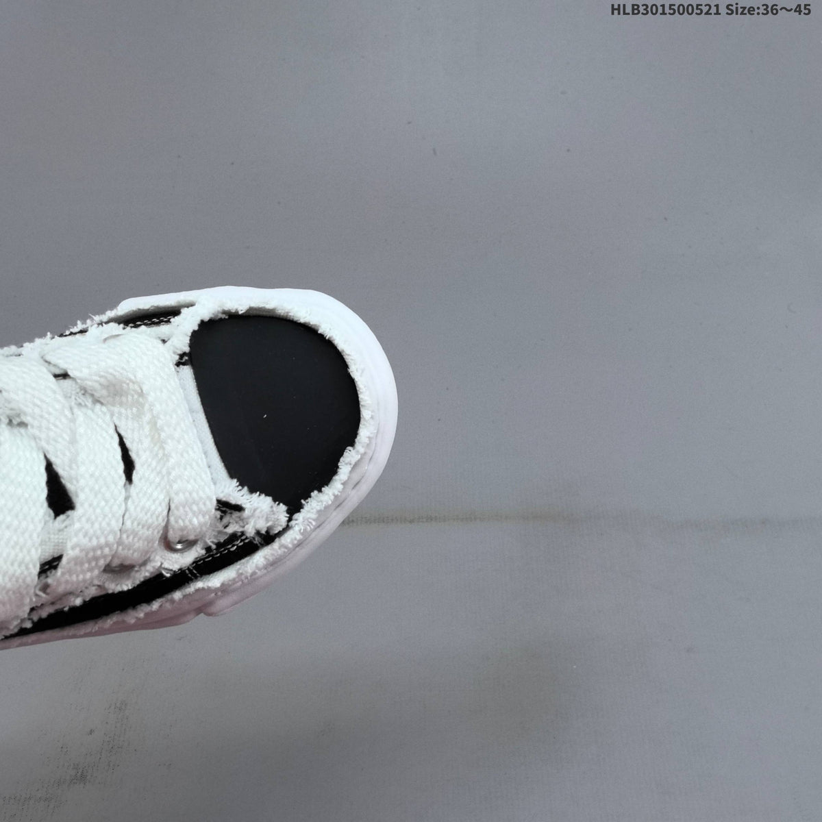 MAISON MIHARA YASUHIRO MMY PETERSON LOW DISTRESSED SNEAKERS
