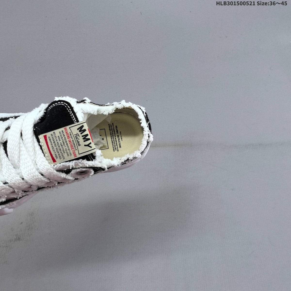 MAISON MIHARA YASUHIRO MMY PETERSON LOW DISTRESSED SNEAKERS