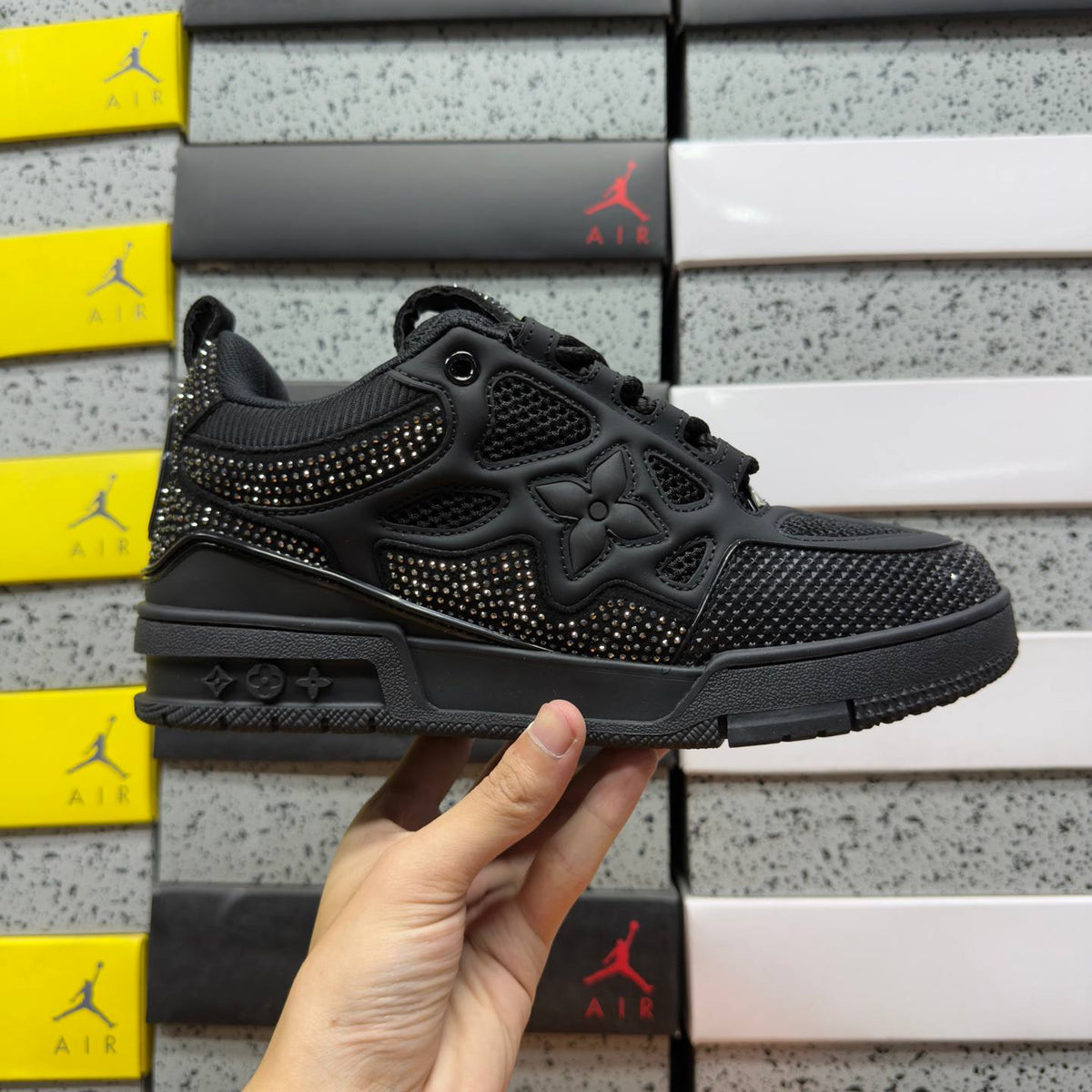 LOUIS VUITTON SKATE BLACK SNEAKERS