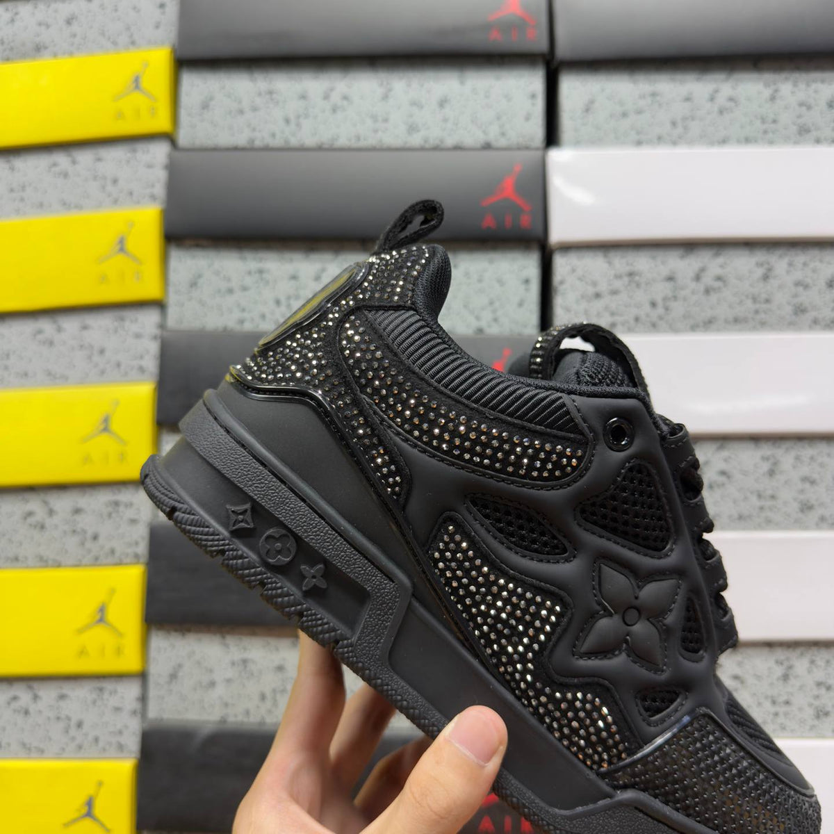LOUIS VUITTON SKATE BLACK SNEAKERS