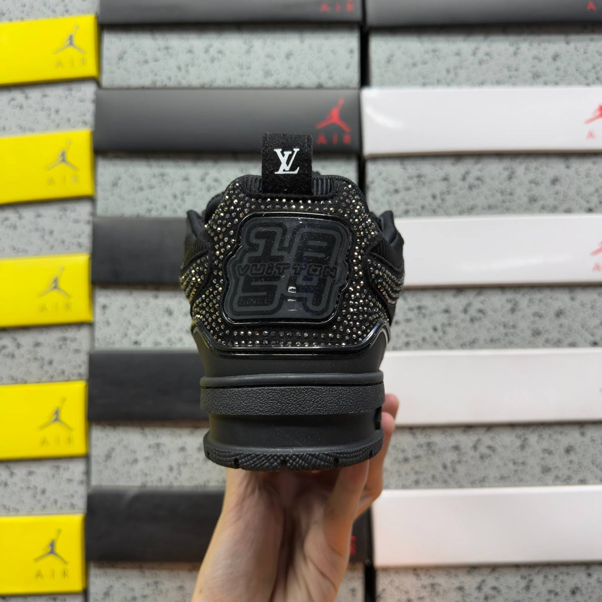 LOUIS VUITTON SKATE BLACK SNEAKERS