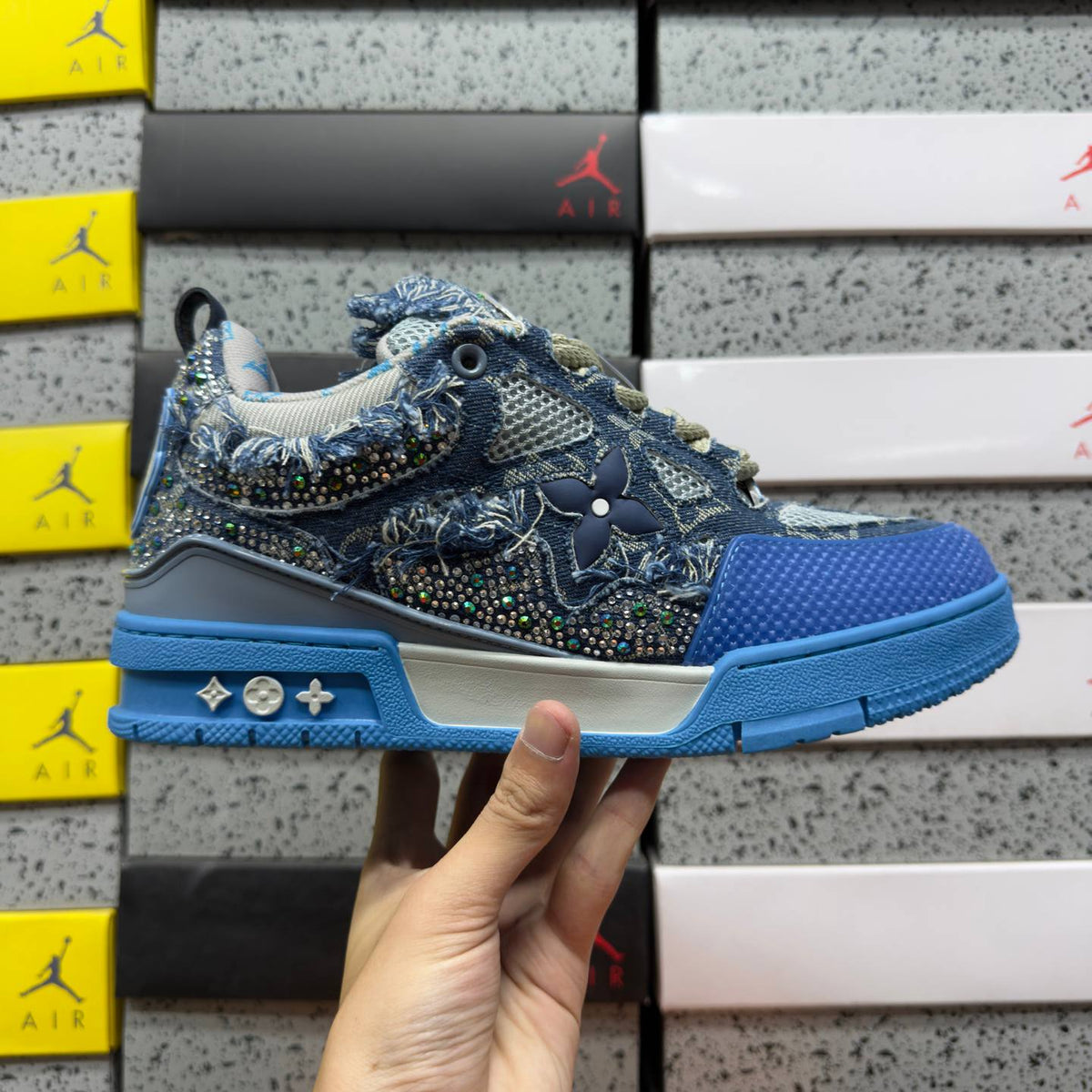 LOUIS VUITTON SKATE BLUE SNEAKERS
