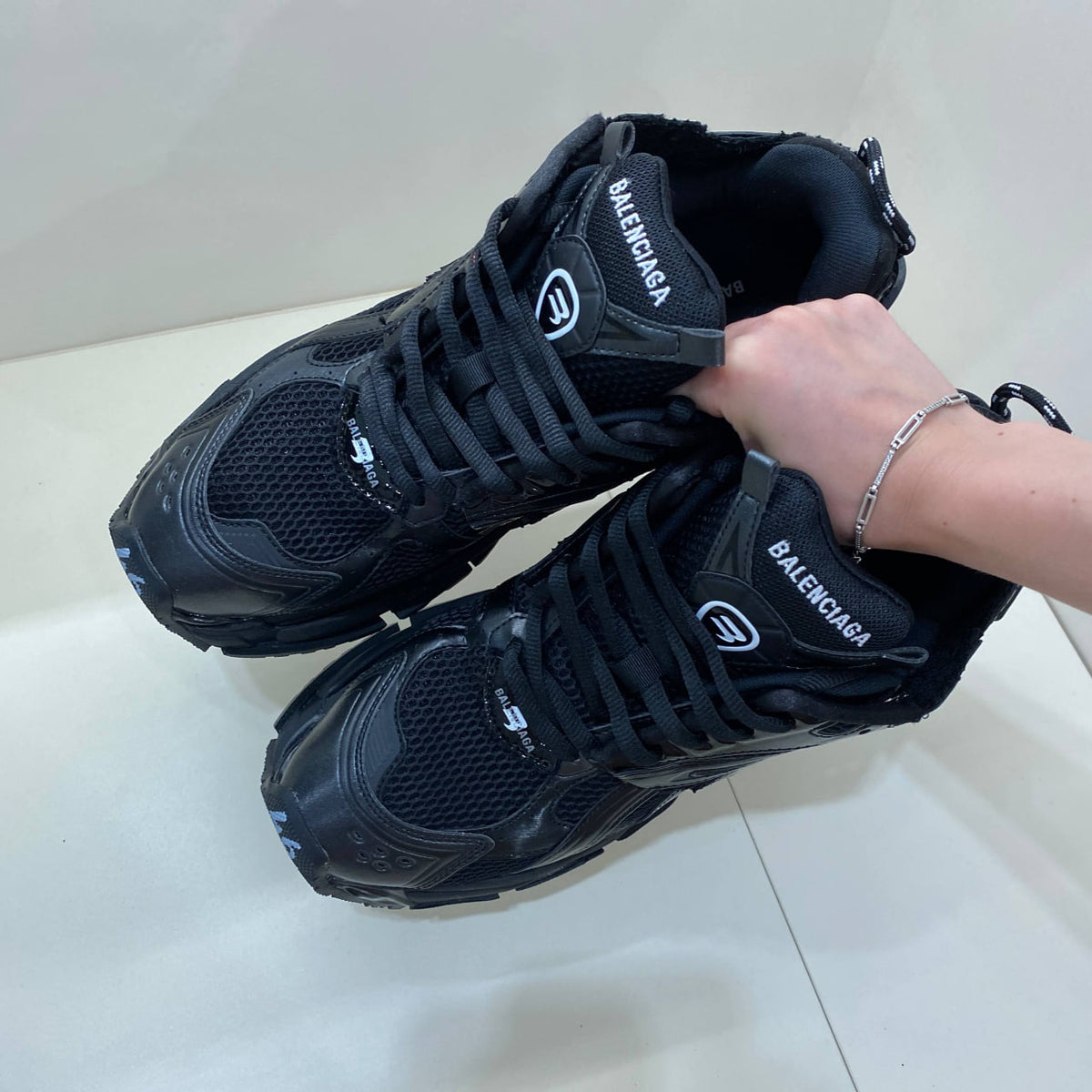 BALENCIAGA RUNNER BLACK