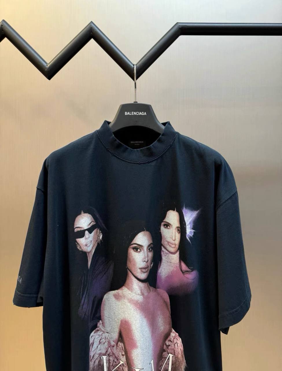 BALENCIAGA KIM KARDASHIAN T-SHIRT
