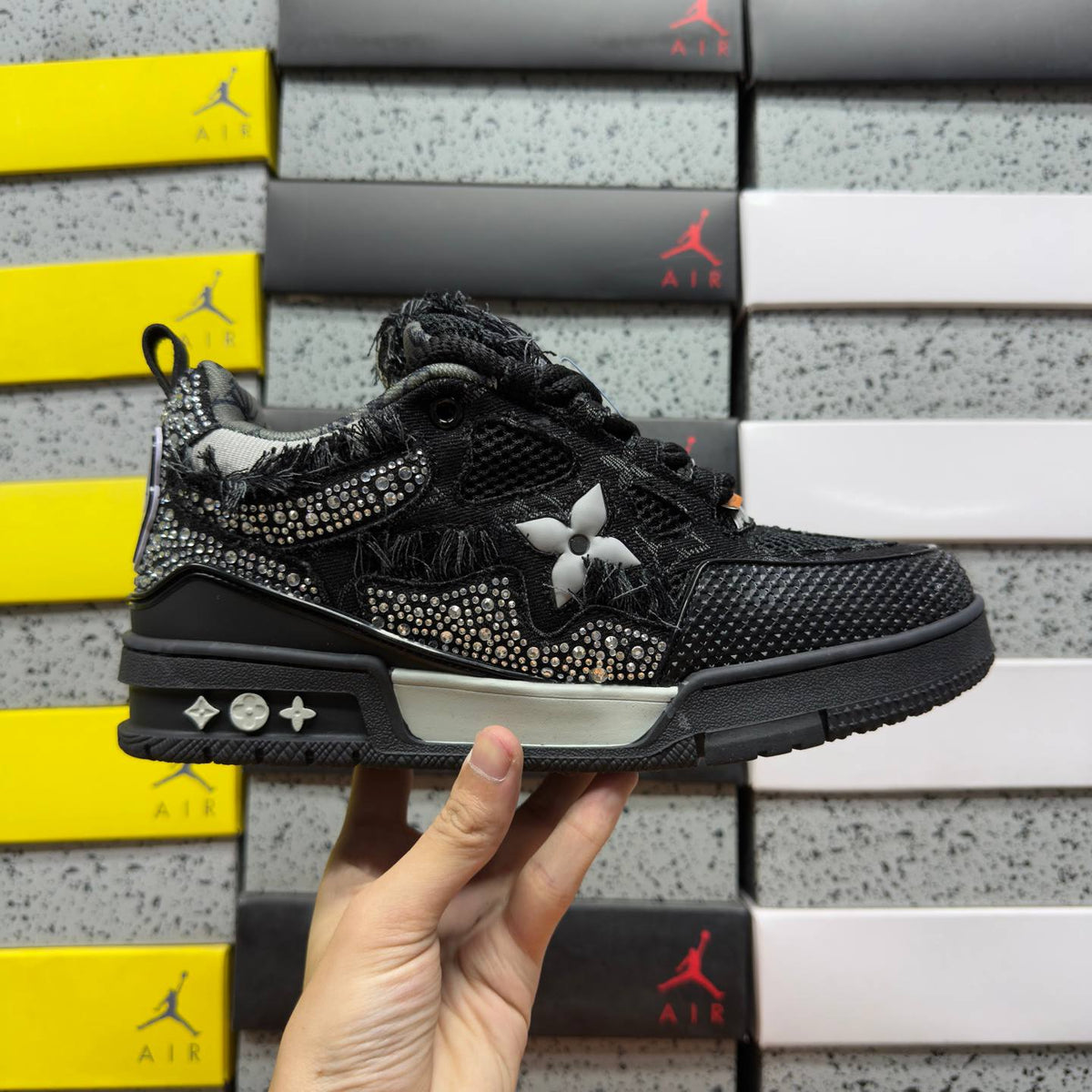 LOUIS VUITTON SKATE BLACK SNEAKERS