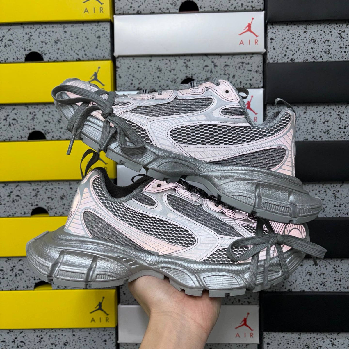 BALENCIAGA 3XL GREY SNEAKERS