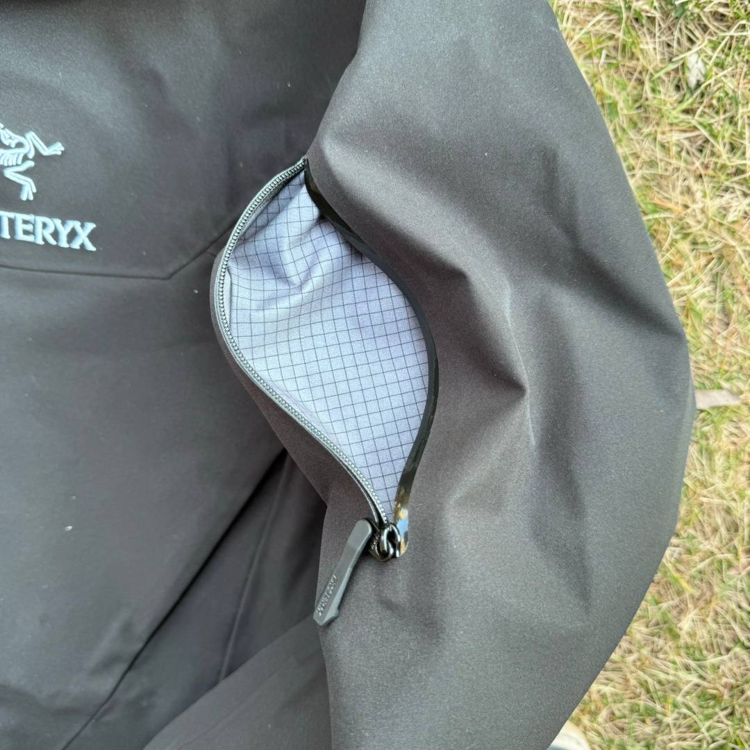 ARCTERYX ALPHA SV BLACK JACKET