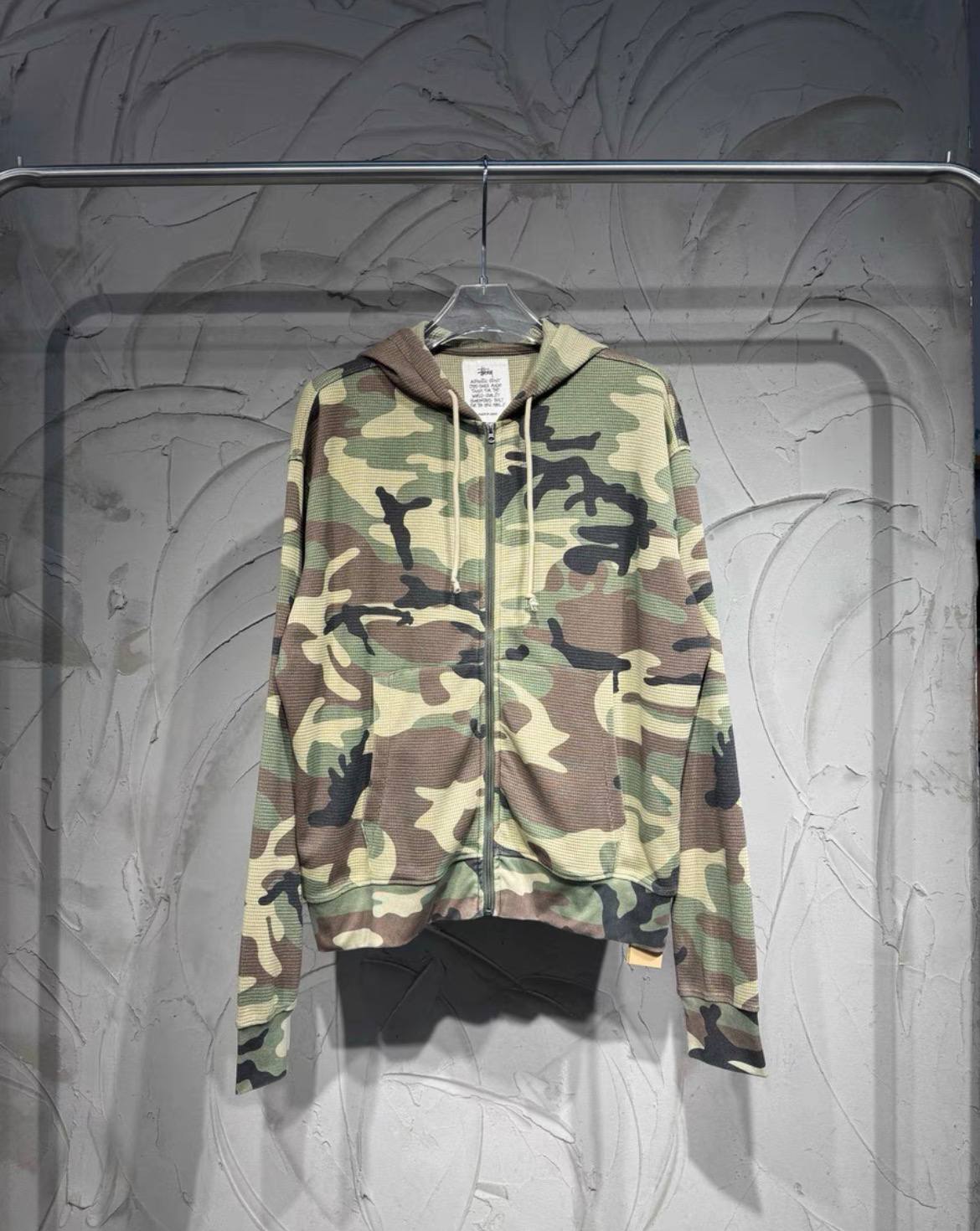 STUSSY ZIP-HOODIE