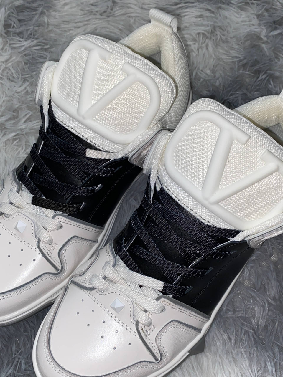 VALENTINO GARAVANI WHITE SNEAKERS