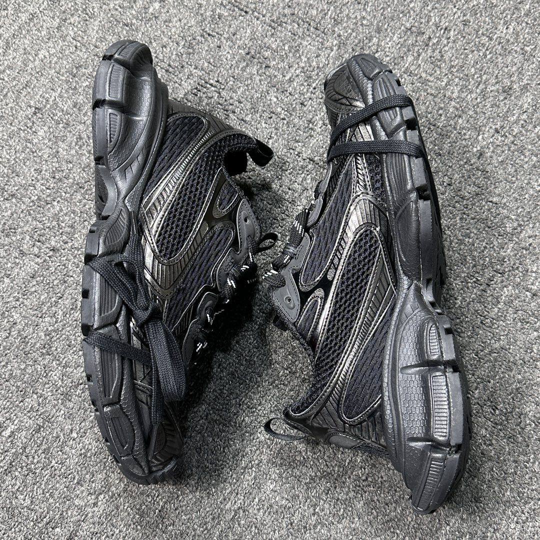 BALENCIAGA 3XL BLACK SNEAKERS