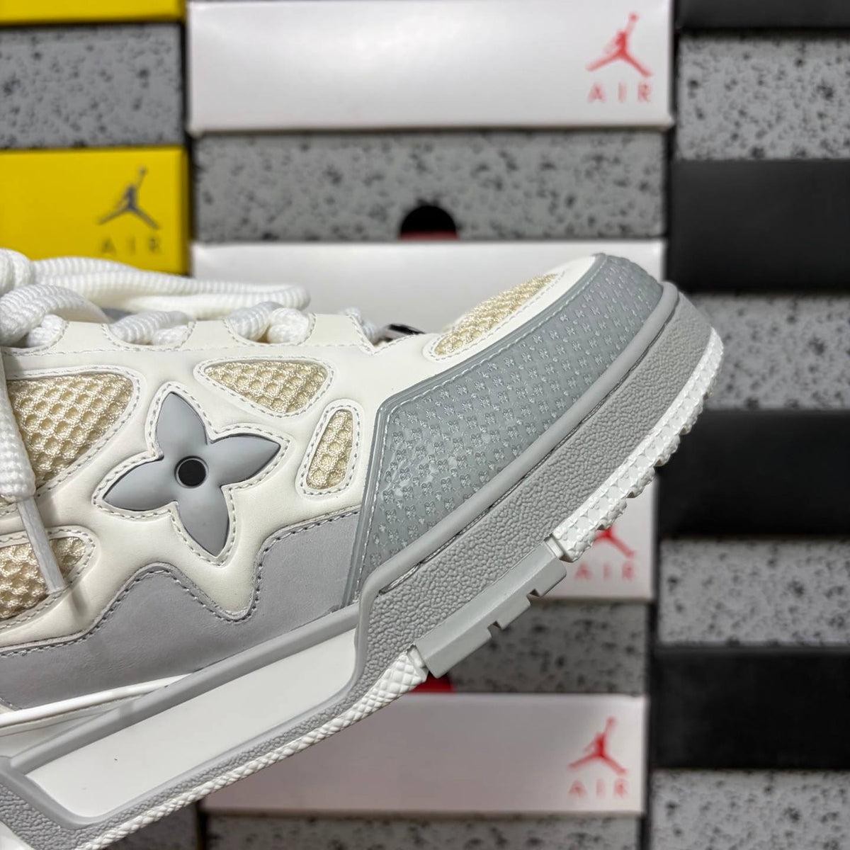 LOUIS VUITTON SKATE WHITE SNEAKERS