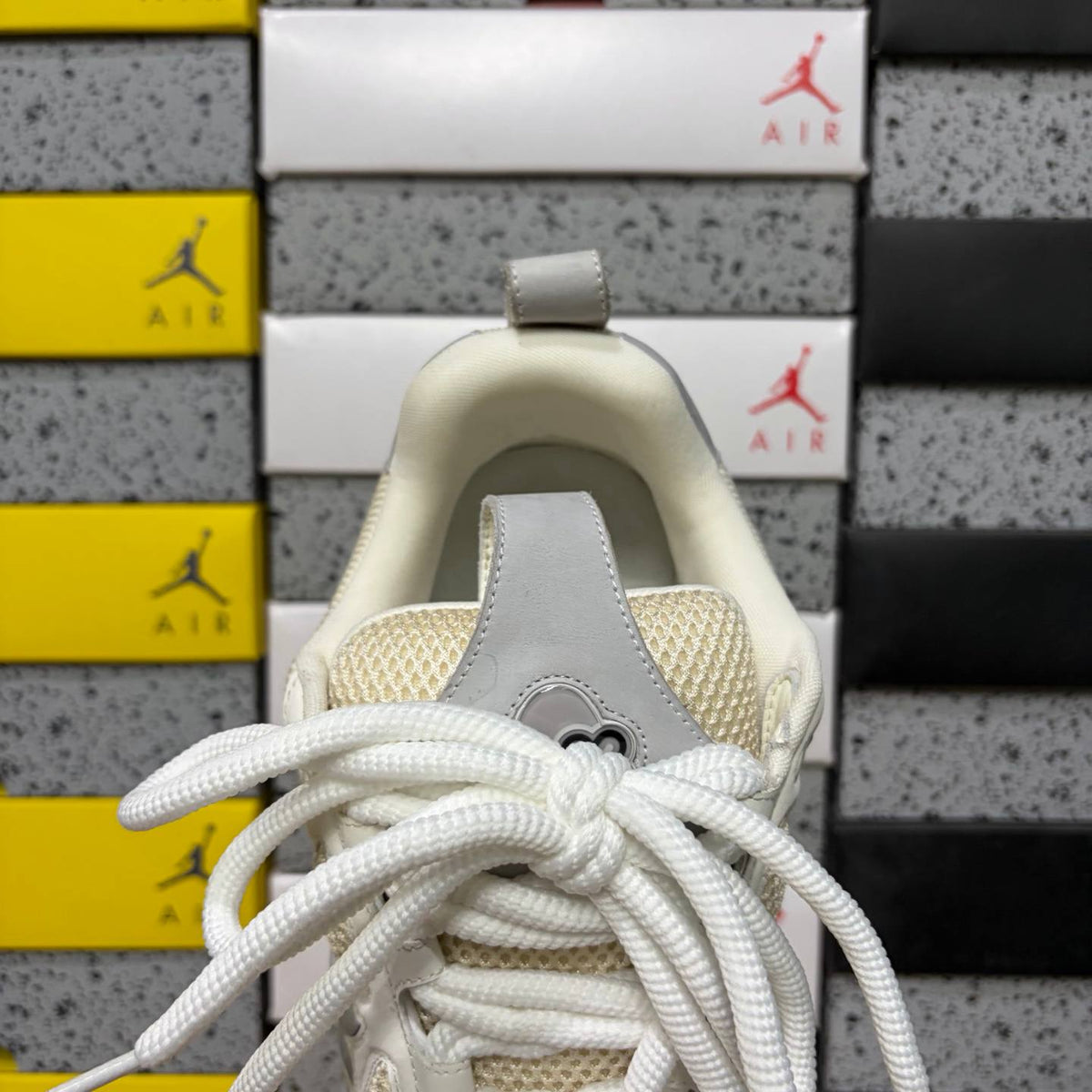 LOUIS VUITTON SKATE WHITE SNEAKERS