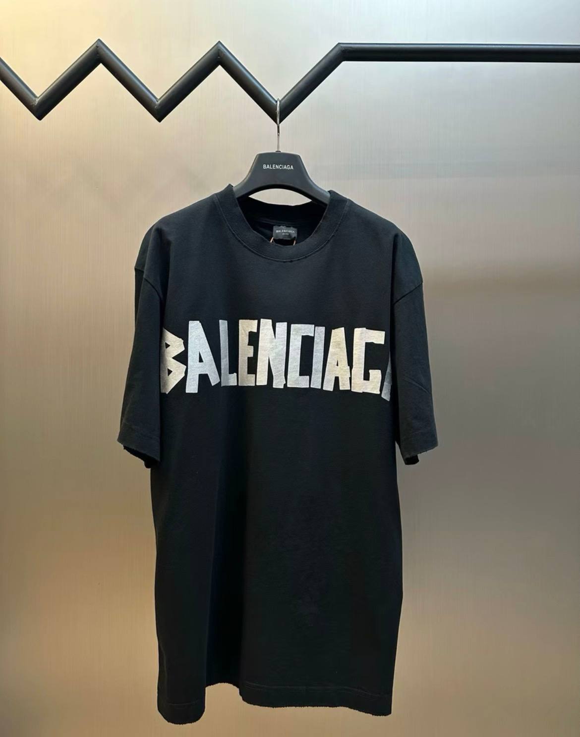 BALENCIAGA T-SHIRT