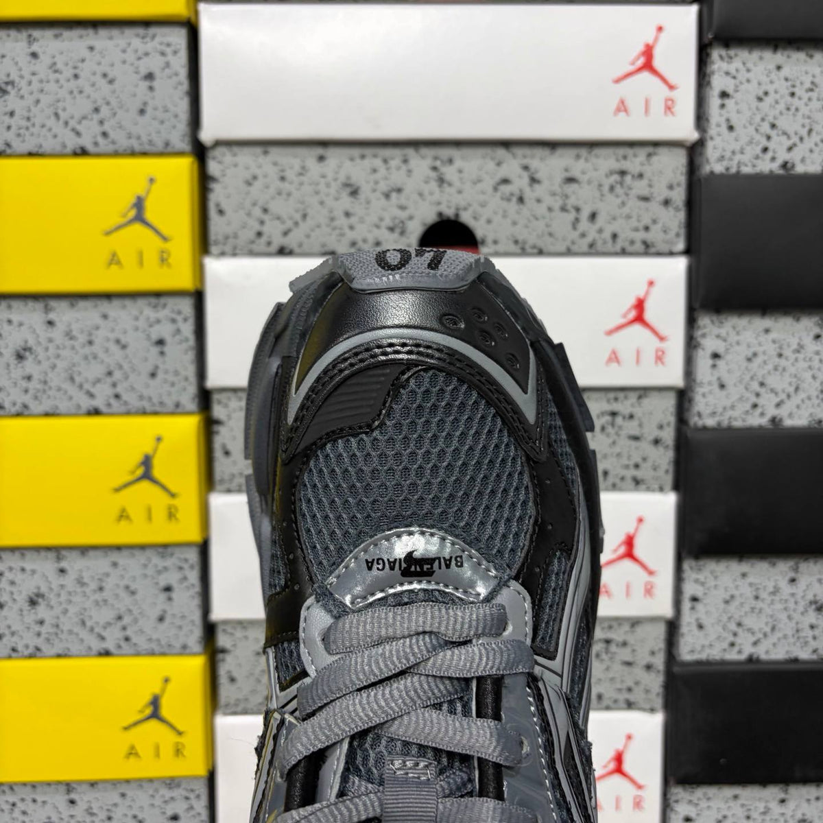 BALENCIAGA RUNNER GREY SNEAKERS