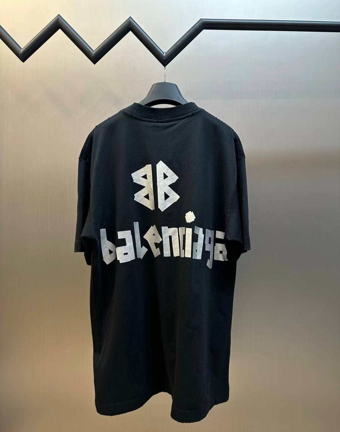 BALENCIAGA T-SHIRT