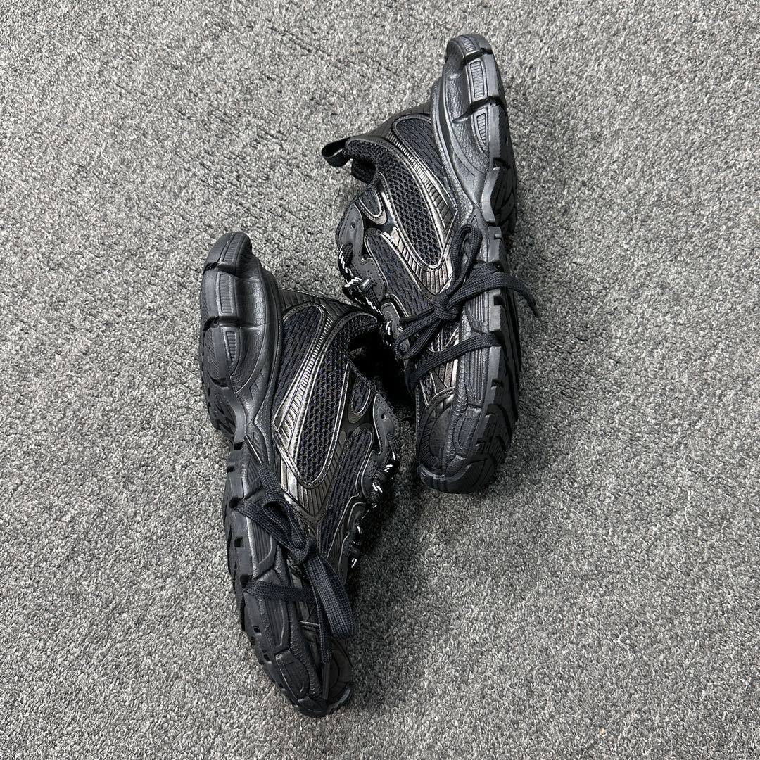 BALENCIAGA 3XL BLACK SNEAKERS