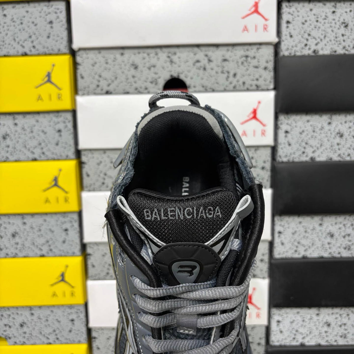 BALENCIAGA RUNNER GREY SNEAKERS